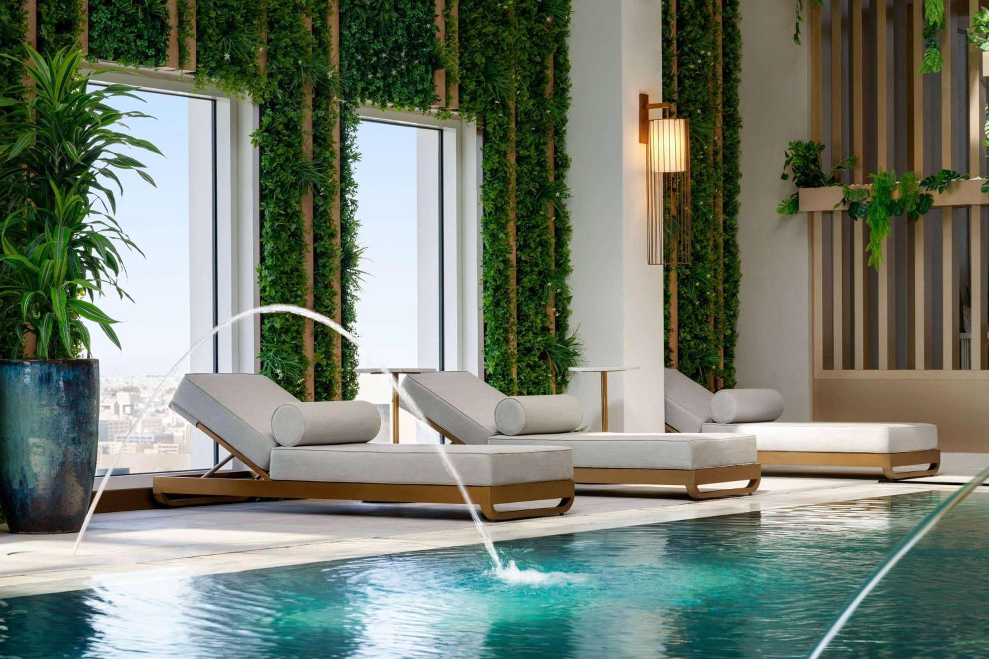 Ramada By Wyndham Riyadh King Fahd Road Exterior foto The pool at the 1017 Oliver