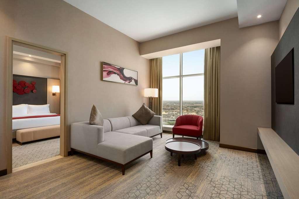 Ramada By Wyndham Riyadh King Fahd Road Zimmer foto